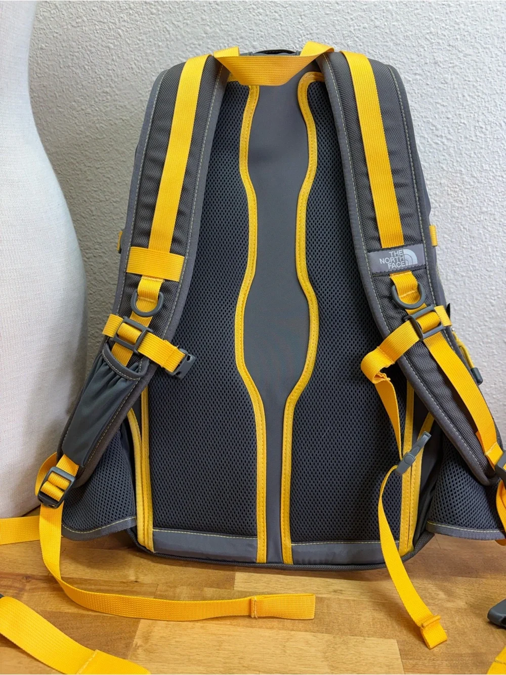 The North Face Hot Shot Backpack Grey Yellow Laptop Daypack T196
